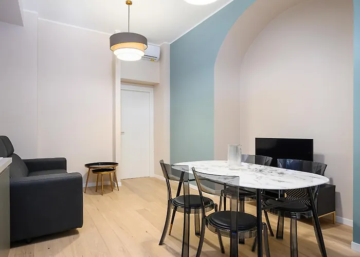 Suites In Porta Garibaldi & Chinatown - City Center Well Connected